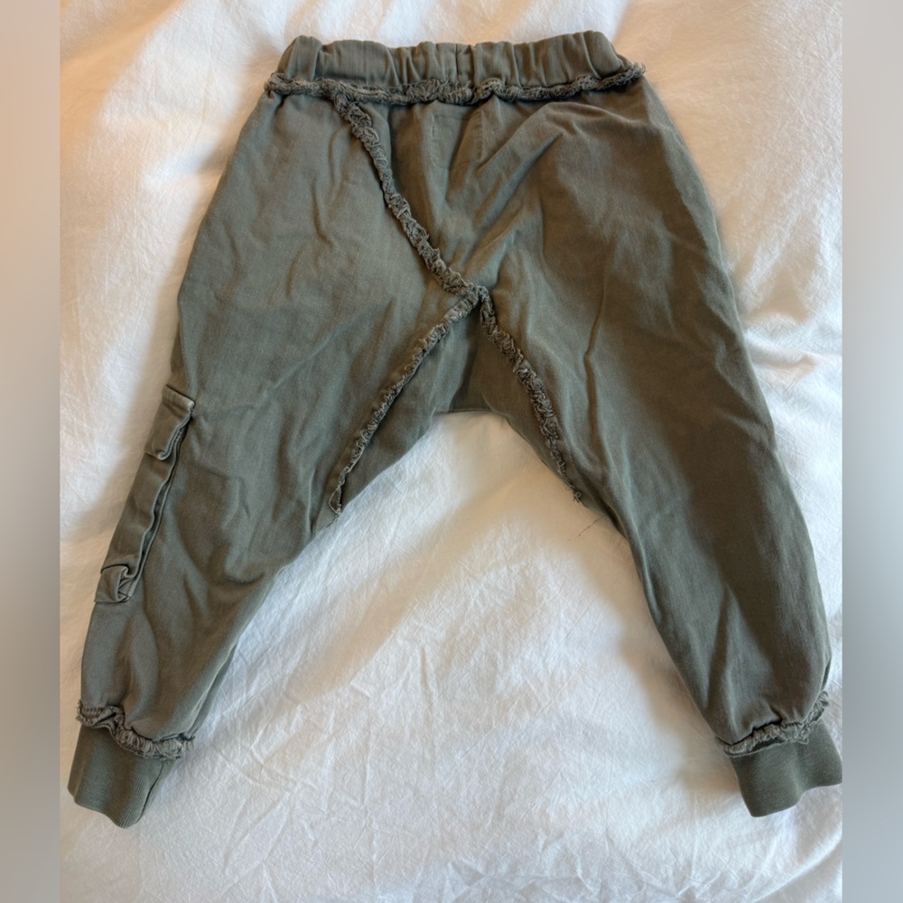 Nununu drop crotch army green cargo joggers 2-3T - Picture 2 of 3